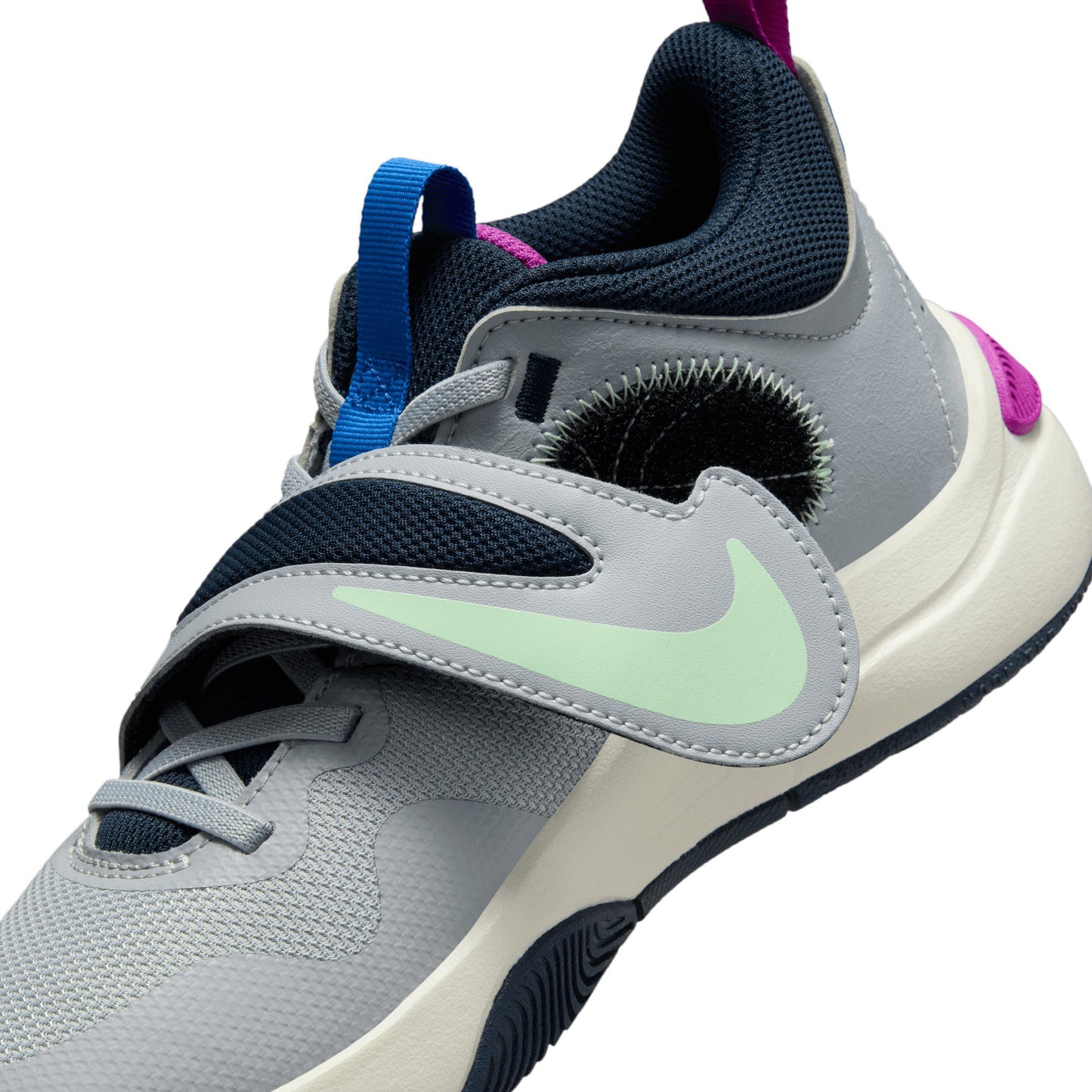 Team Hustle D 11 SE Junior's Basketball Shoes