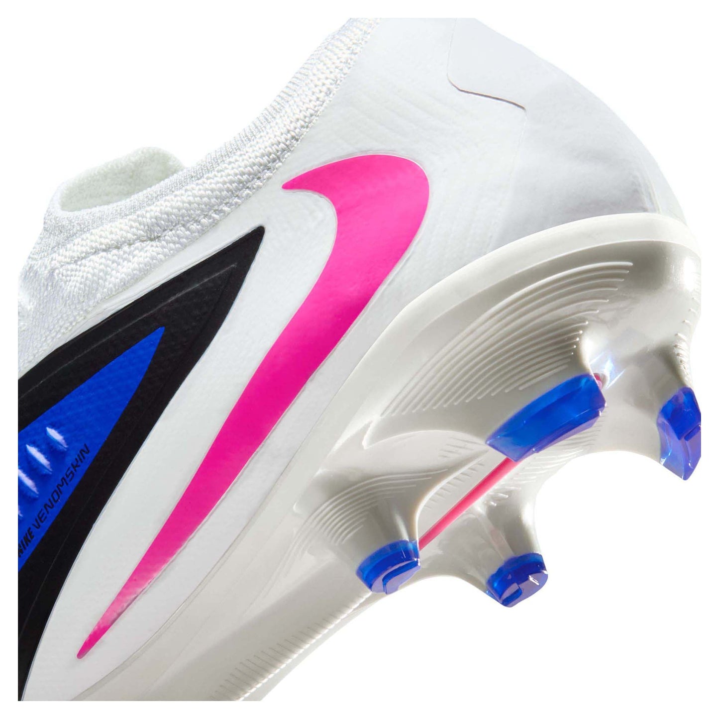 Phantom 6 Pro Firm Ground Low Top Men's Football Boots