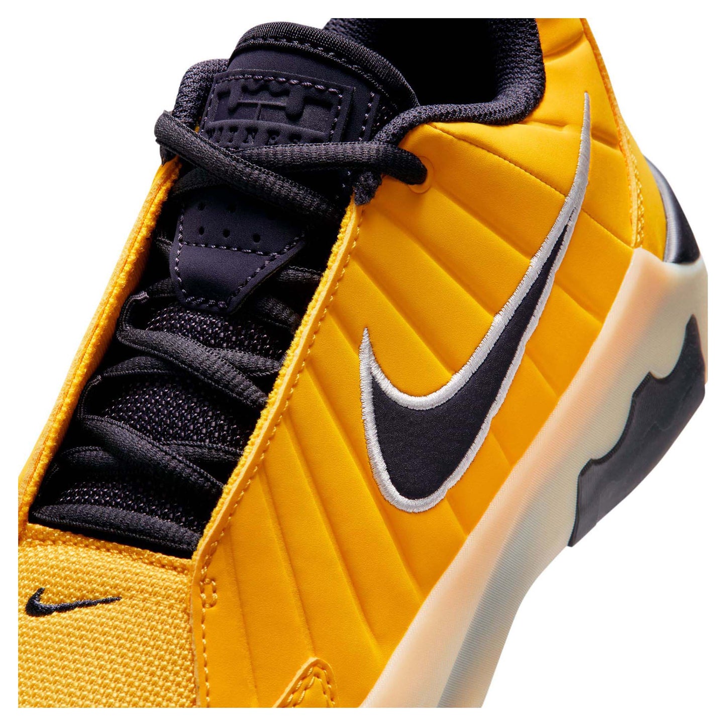 LeBron Witness 9 GS Junior's Basketball Shoes